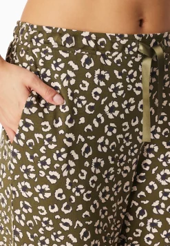 Loungehose 3/4-lang Blumen Leoparden oliv - Mix+Relax