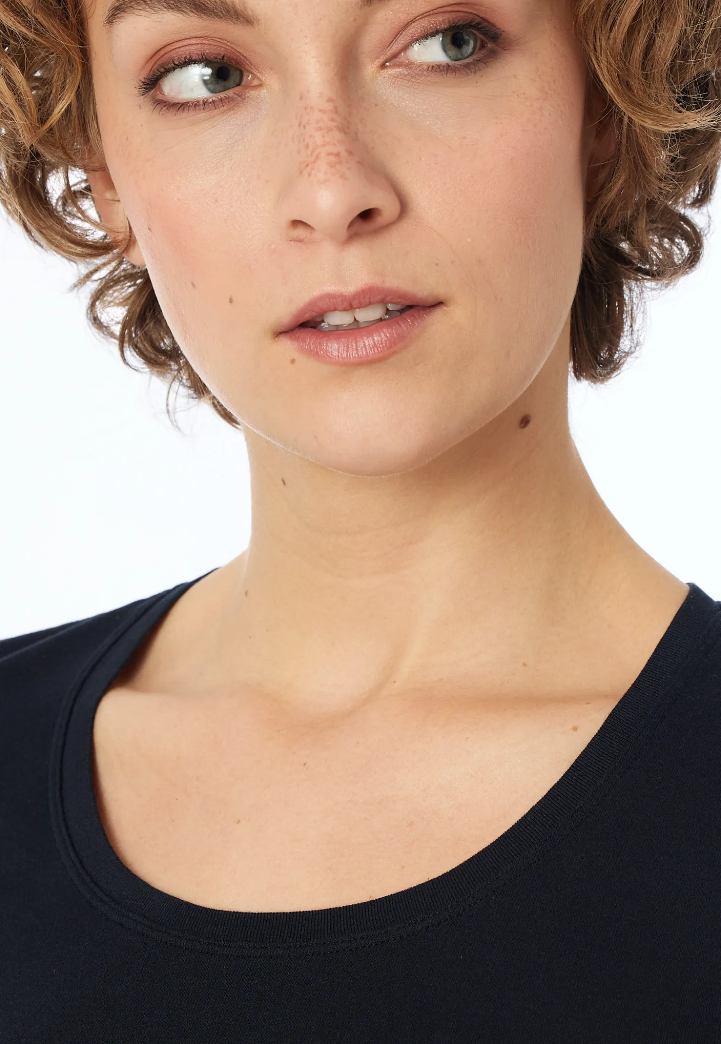 Shirt kurzarm schwarz - Revival Berta